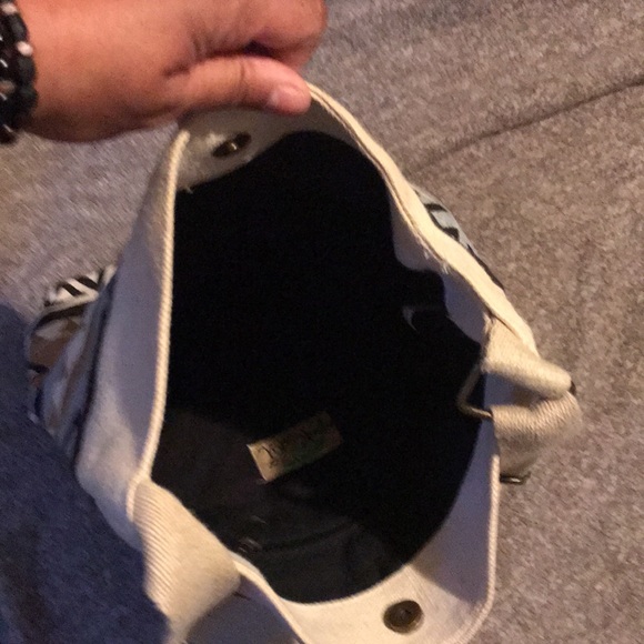 AvaniBeautiful hobo chic bag - Picture 5 of 5